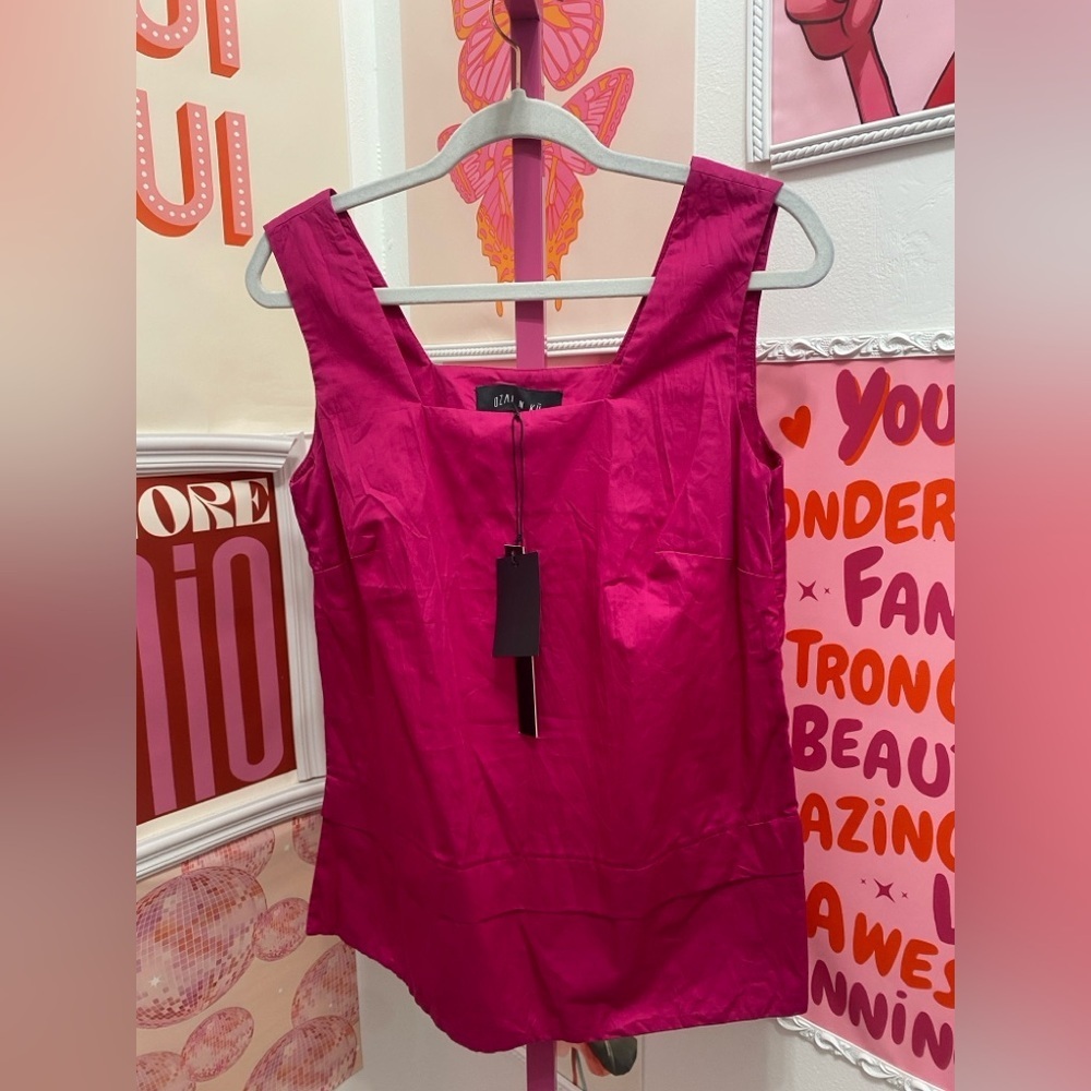 NWT OZAI N KU FUCSIA TOP